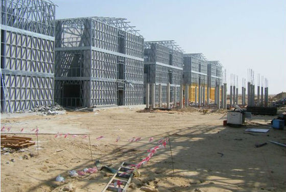 3 katlı, hafif çelik çerçeveli prefabrik daireler