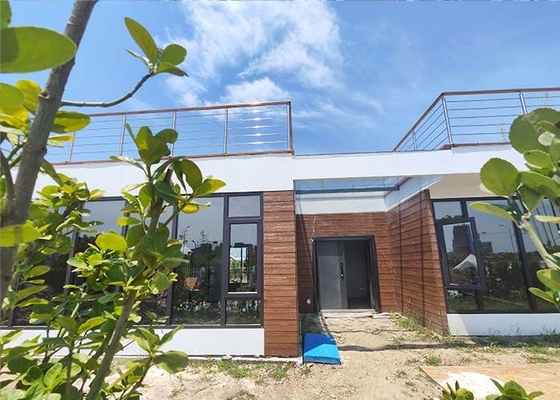 Modern Prefab Evler Hafif Ölçekli Çelik Çerçeve Sistemleriyle Plaj için Ahşap Bungalow