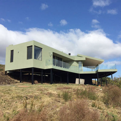 İki yatak odası yaratıcı tasarım. Ön yapımı hafif çelik çerçeve tek aile evi.