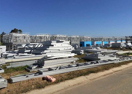 Modern Prefabrik Hafif Çelik Çerçeve Ev Villa Dairesi Çatı EPS Sandviç Panel Yaşam İçin