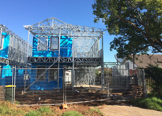 Beyaz Renk Modern Ekonomik Prefabik Hafif Çelik Ev Derin Mavi Çelik Çerçeve