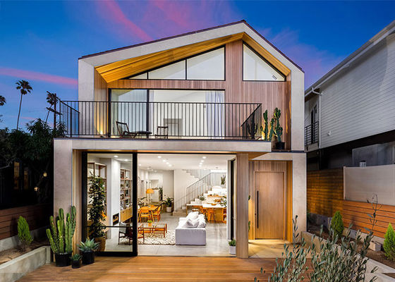 Büyük Pencereli 2 Katlı Modüler Ev