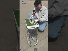 Hareketli Kökler'in Tekerlekler Üzerindeki Küçük Evler.